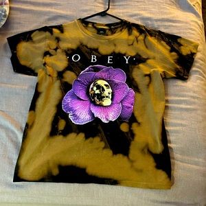 Women’s Obey tee shirt Small